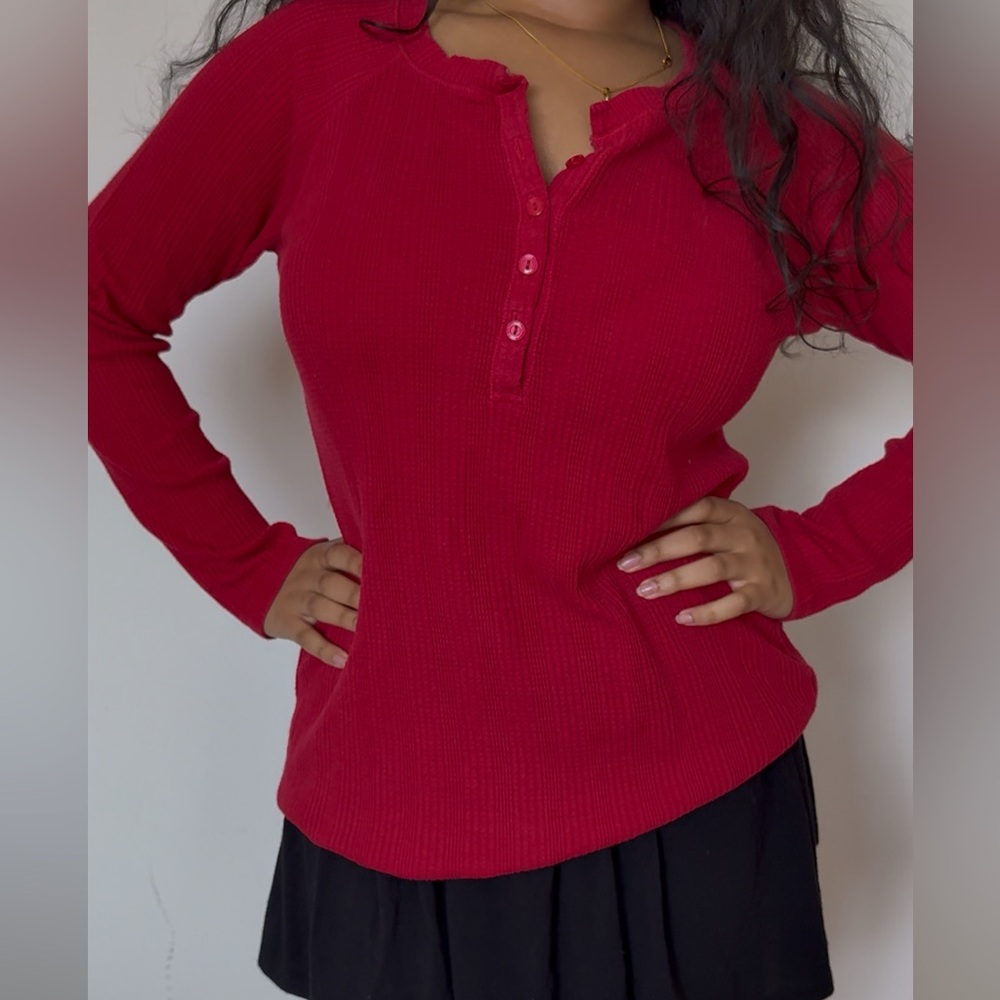red henley y2k vintage aesthetic comfy long-sleeve top shirt